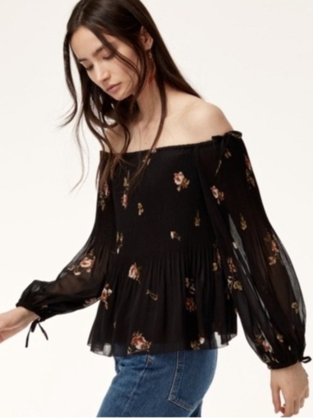 Aritzia Wilfred Talence Blouse Dark Floral Off-the-Shoulder Pleated Womens XS